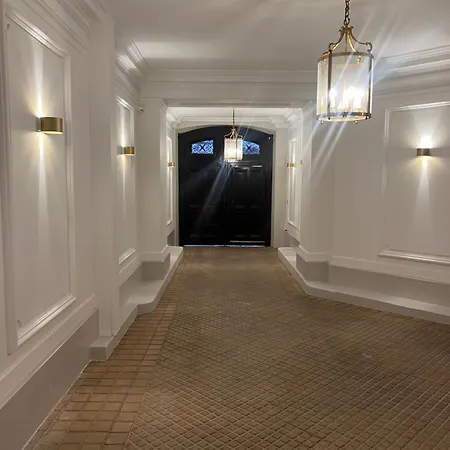 Magnifique Au Coeur Du 8e Appartamento Parigi