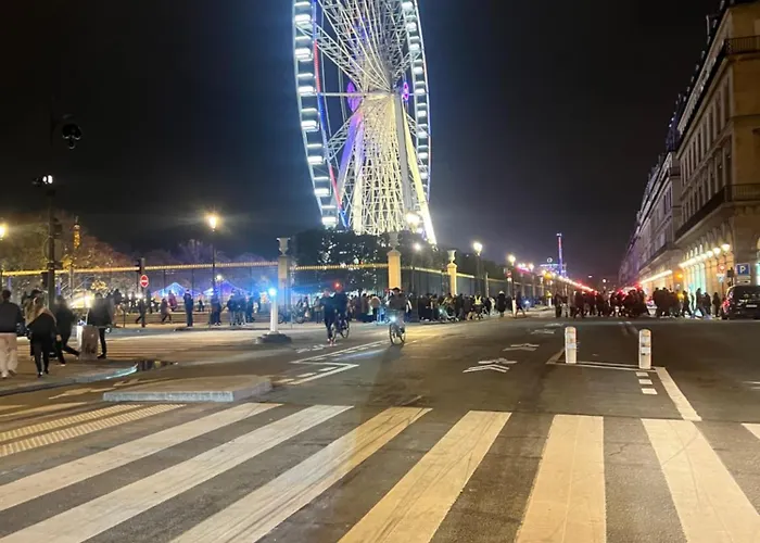 Magnifique Au Coeur Du 8e * パリ